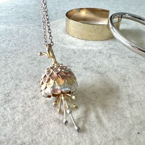 💎 Hawaiian jellyfish pendant/charm necklace